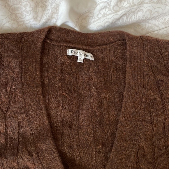Reformation Giusta oversized cashmere cardigan coffee americano color - Picture 4 of 5